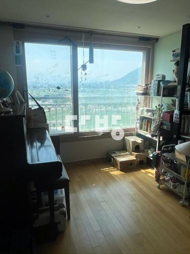 맨앞동 확장형 조망,일조량양호 돌아가며해가들어오는타워형구조 입주협의가능 – pohled 5