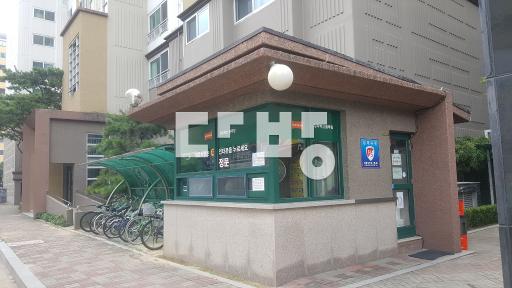 거실,방1확장 넓은거실,베란다 해잘들어와 밝고 환해요 정상입주 - View 3