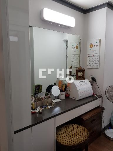 내부 올리모델링해서 아주 깨끗함,금호강변 운동하기 좋고 생활권 편리함 - View 4