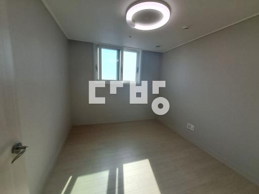 고덕365. 세대실사진.  임차승계. 드레스룸. 시원한뷰. 고덕초도보 - View 4