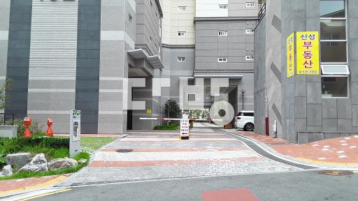 남향,생활권편리,드레스룸,펜트리,냉동고,내부깨끗,빠른입주 가능합니다 - View 2