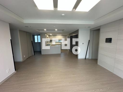 111동84A 15층, 개인매물올전세, 시에4대설치예정, 유리난간, 남동 - View 2