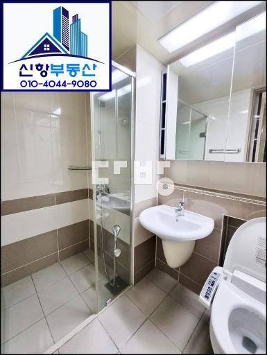 세입자안고거래 채광우수 동앞 주차장 신항배후단지 업무도시 편리한생활동선 - View 2