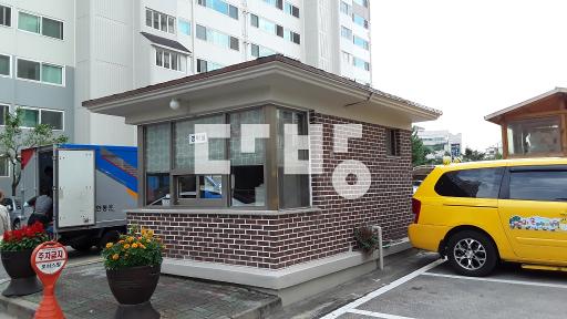 조망권좋으며 샤시외  올모델링하여 내부깔끔합니다.입주협의 가능합니다.. - View 2