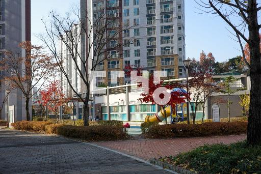 사방 정원같은 조망, 넓은 베란다있는 구조,주인거주로 잘 관리되어있어요 - View 5