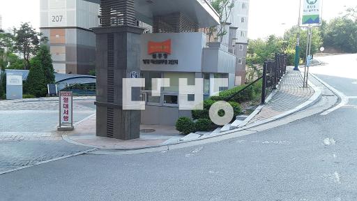 43평형,방4,화장실2,비확장,입주는 협의,상태깨끗.샷시교체함 - View 2