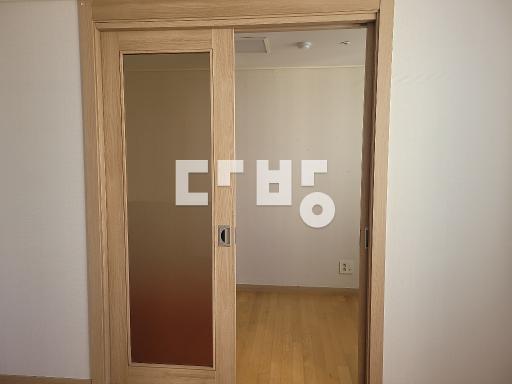공실, 귀한 월세 매물, 공개공로 트인 전망 좋은 집입니다. - View 5