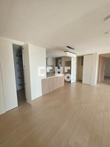 KB시세제공업체, 84A, 앞동, 트인조망, 점유개정가능, 엘베2대 - View 3