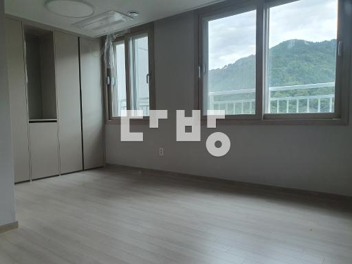 정남향,시스템에어컨2대,엘리베이터2대로 생활하기 편리함,트윈원,트인 조망 - View 2