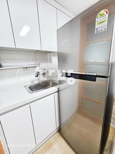 Apartment in 원천동 - View 3