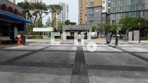 안방과 작은방 확장한 세대입니다.  입주일 협의 가능합니다. – pohled 2