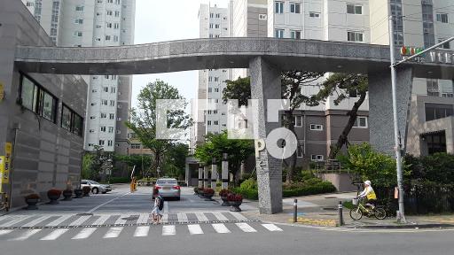 로얄동, 남향, 일조전망 최상, 초중고인접, 내부깨끗, 협의입주가능 - View 3