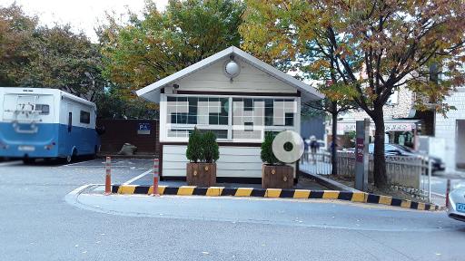 남동향 최근 벽지바닥 리모델링 산뜻한 전망 실용적구조 넓은베란다 - View 2