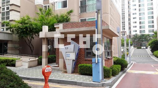 거실,방1확장,정원뷰좋고 편안하고 조용,주인거주 완전깨끗 - View 3