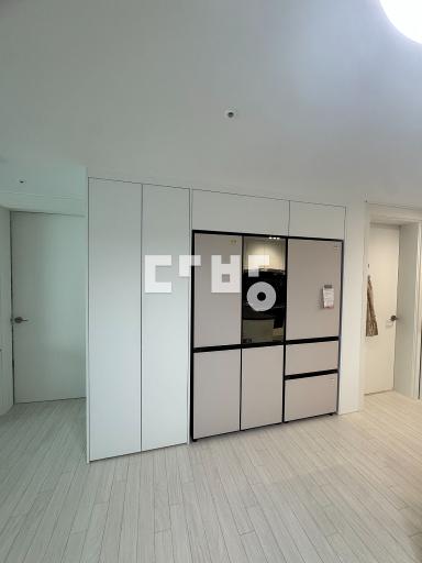 풀인테리어,모델하우스급리모델링,해당실사,탁트인시야,간접등,실링팬,복도아치 - View 4