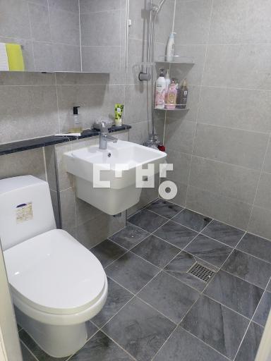 Apartment in 동삼동 - View 2