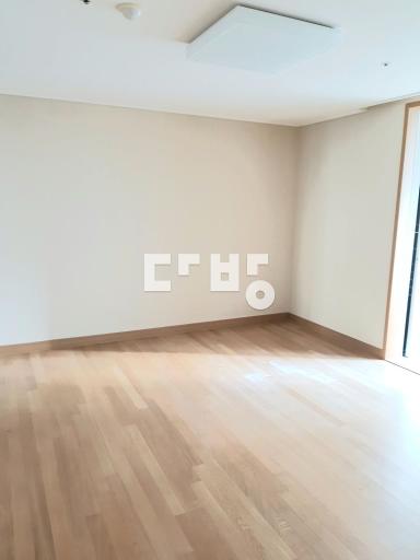 강추. 귀한 36타입.  정남향, 4베이. 깔끔한 화이트톤 부분리모델링 - View 2