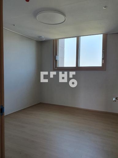 고덕365. 실거주가능. 시스템에어컨4대. 고덕초도보. 광폭거실 - View 3