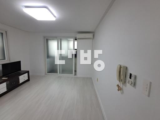 Apartment in 곡반정동 - View 3