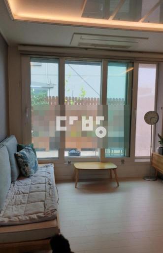 찾기 힘든 대형 구조 대형 테라스 집 - View 2