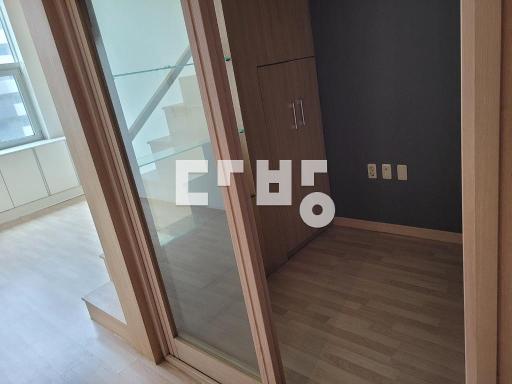 방있는구조 복층 남향  전입가능 반려동물안됨 - View 3