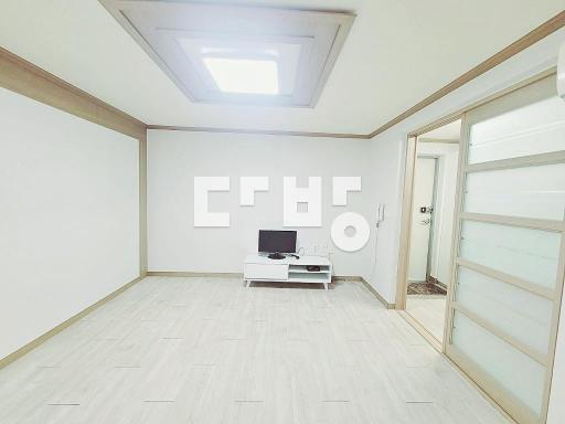 한동대 버스라인.다이소 인근 도배 깔끔 교체 분리형 원룸 - View 5