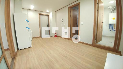 UP업,깔끔한 신축급 최신 풀옵션1.5룸,방과 거실분리형 - View 4