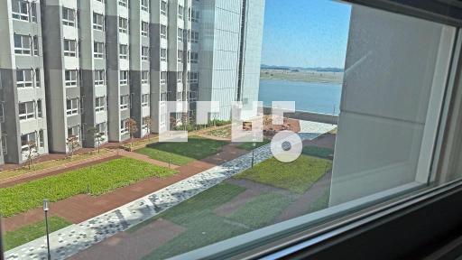 Apartment in 성곡동 - View 2