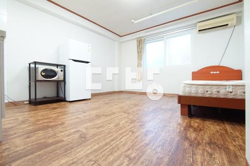 Apartment in 연희동 - View 2