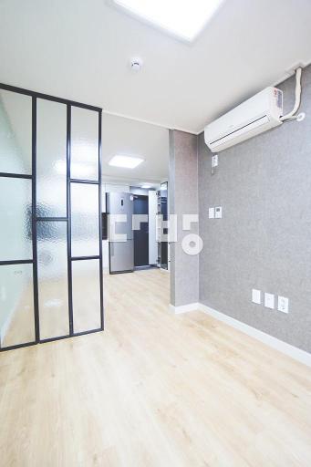 Apartment in 수원시, 우만동, 팔달구 - View 3