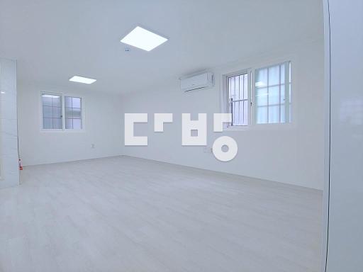 리모델링두번째입주/금액조절,대출가능/큰평수 신형풀옵션의 최상급 원룸 - View 3