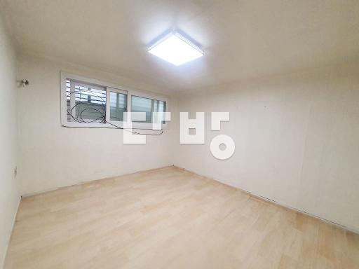 샷시포함 내부올수리 베란다 다용도 사용가능 - View 2