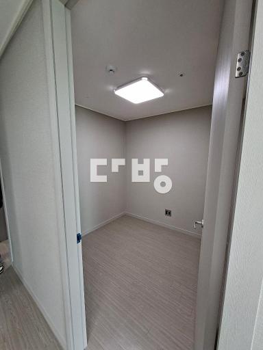 Apartment in 성곡동 - View 5