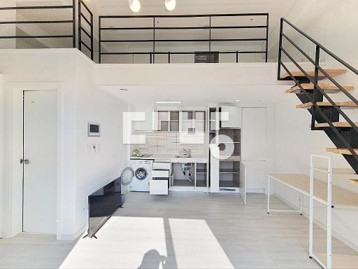Apartment in 무거동 - View 2