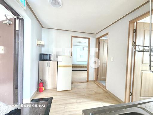 2 ROOM ---- 방2개 2룸 ll 번화가 위치 ll 고대 10분소요 - View 3
